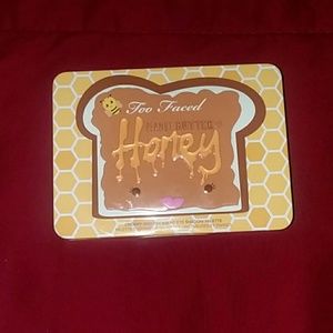 Too Faced Peanut Butter & Honey eyeshadow palette
